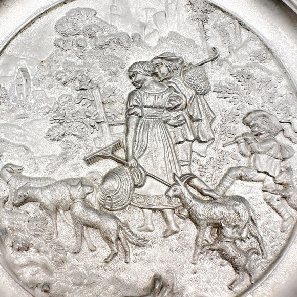 Antique SKS Zinn Hanging Plate 95% Pewter Rare Germany Farming Sheppard Scene - Picture 5 of 13